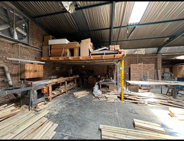 600M² WAREHOUSE FOR SALE IN DAGGAFONTEIN